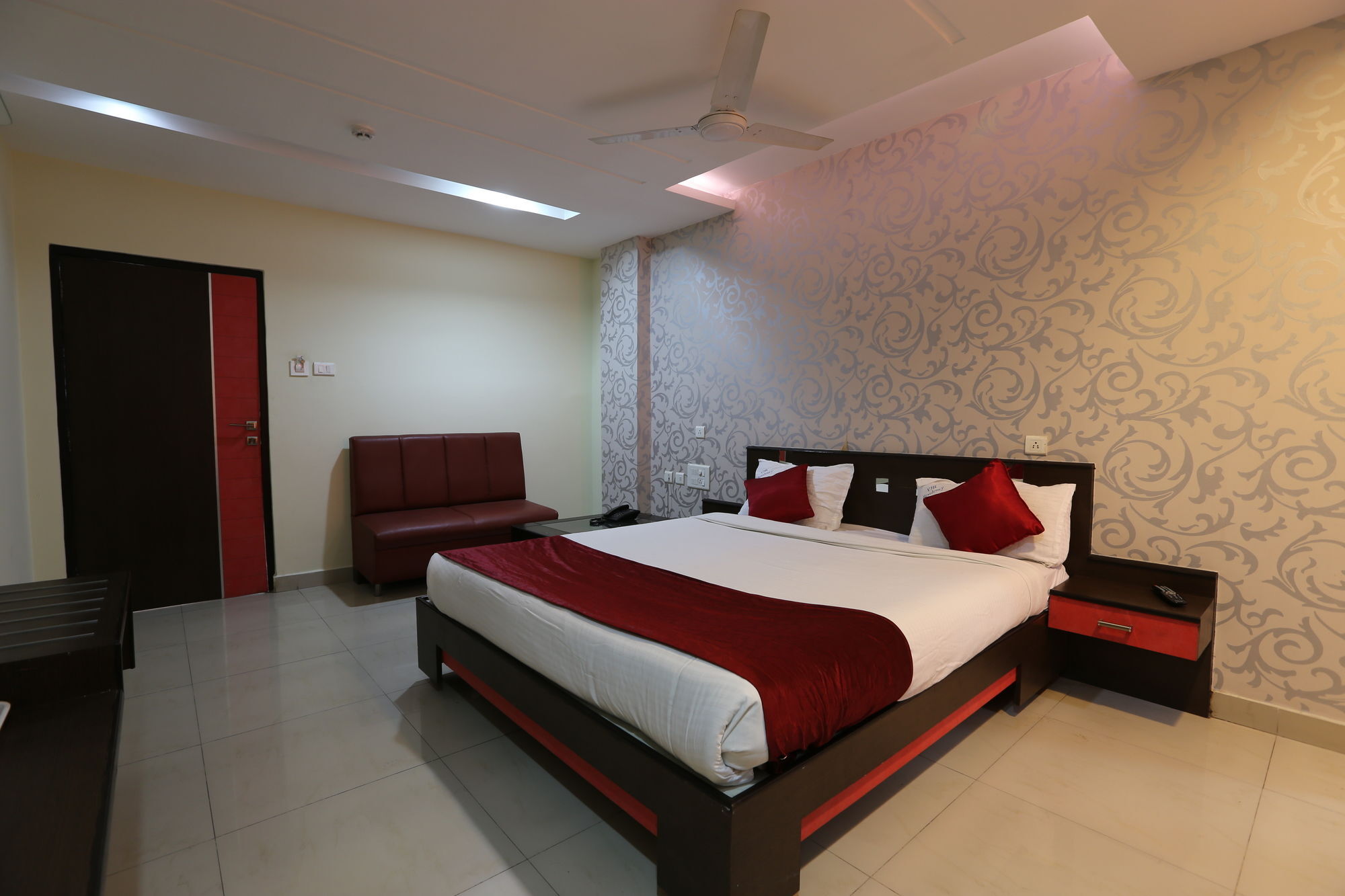 Hotel Vjr Residency By Hotelscart Hajdarabad Zewnętrze zdjęcie